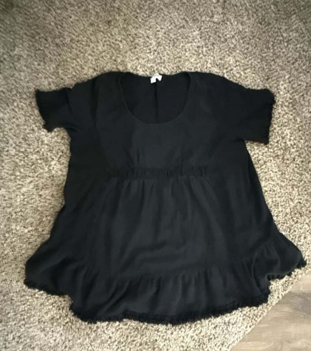 Umgee Black Short Sleeve Top Size L Ruffle Hem
